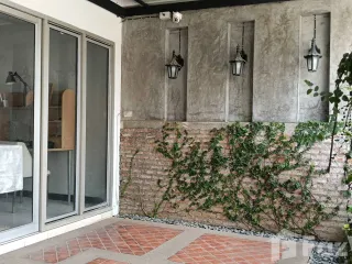 For sale 4 bedrooms townhouse in Mueang Chiang Mai, Chiang Mai