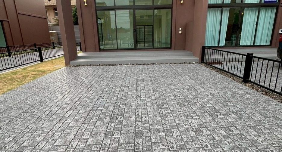 Local comercial en venta de 3 habitaciones en Bang Phli, Samut Prakan