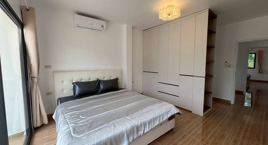 For sale 4 bedrooms villa in Bang Lamung, Chonburi