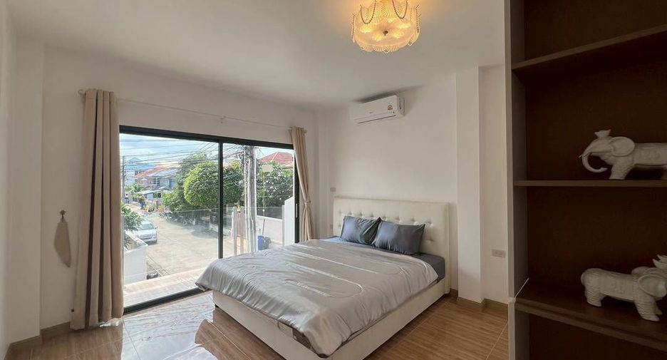 For sale 4 bedrooms villa in Bang Lamung, Chonburi