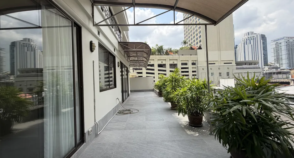 For rent 3 bedrooms apartment in Khlong Toei, Bangkok