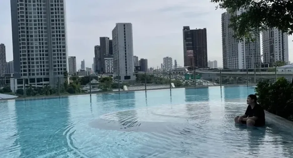 For rent 2 bedrooms condo in Chom Thong, Bangkok