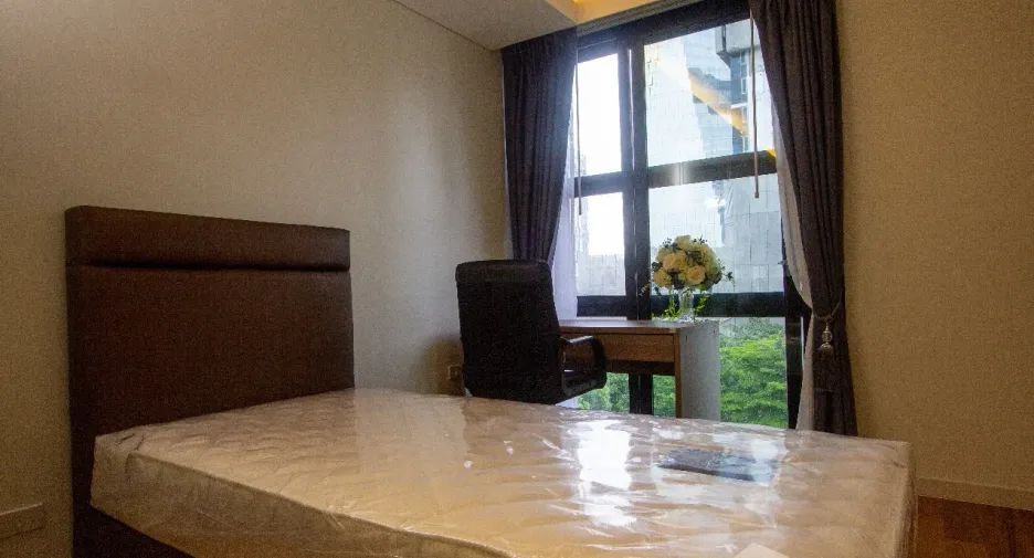 For rent 2 bedrooms condo in Khlong Toei, Bangkok