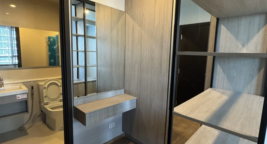 For sale 2 bedrooms condo in Phaya Thai, Bangkok