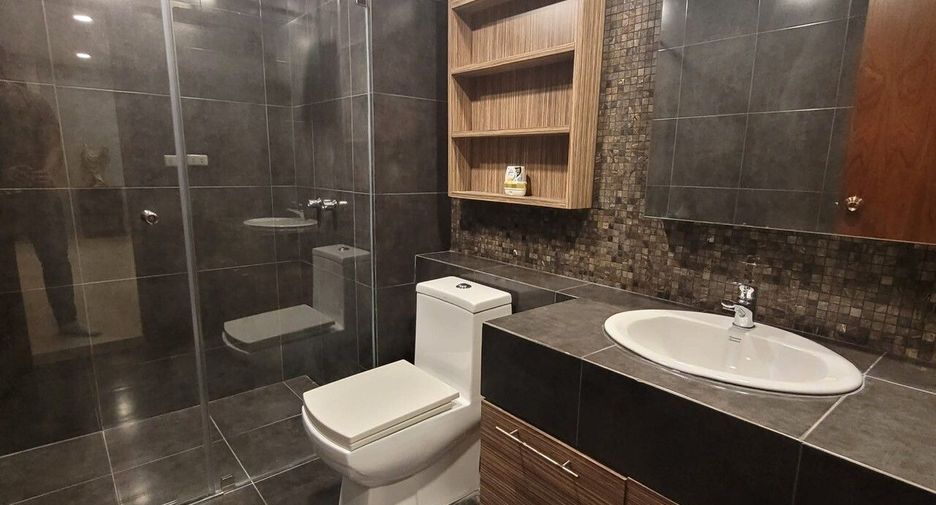 For sale 2 bedrooms condo in Watthana, Bangkok