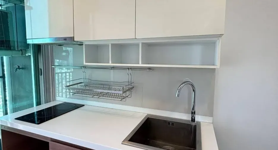 Wohnung zur Miete mit 1 Zimmer in Yan Nawa, Bangkok