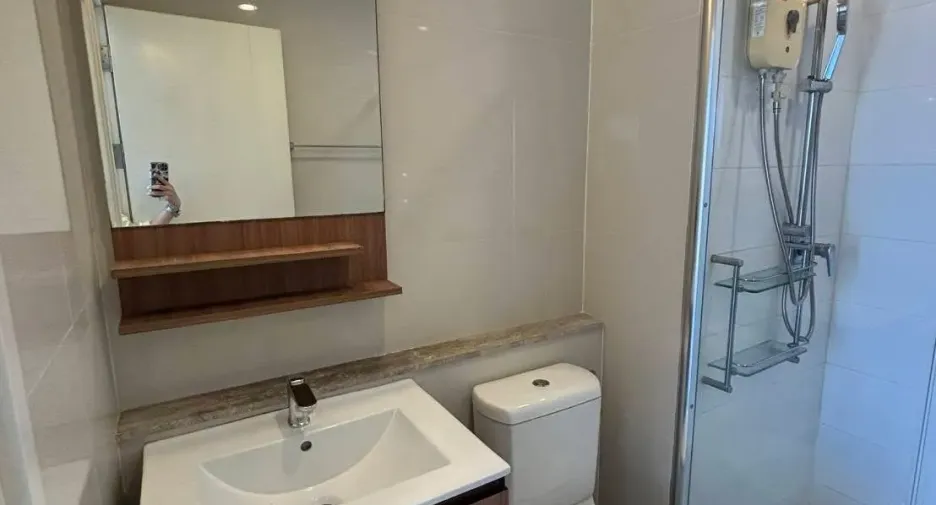 Wohnung zur Miete mit 1 Zimmer in Yan Nawa, Bangkok