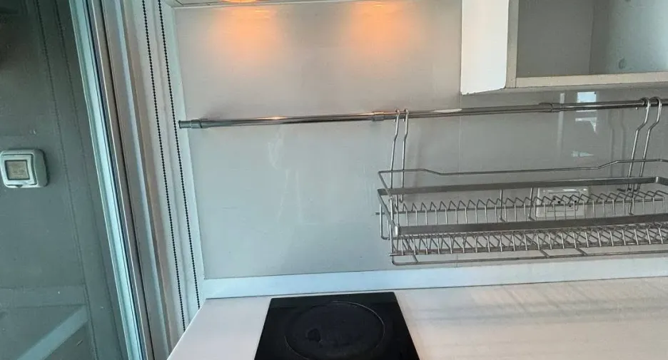 Wohnung zur Miete mit 1 Zimmer in Yan Nawa, Bangkok