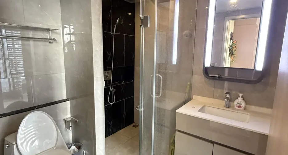 For rent 2 ベッドルーム condo in Huai Khwang, Bangkok