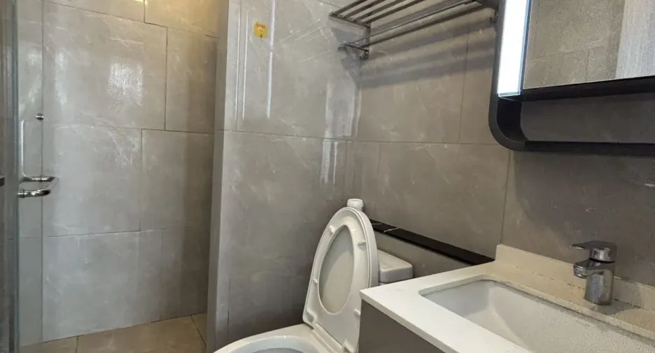 For rent 2 ベッドルーム condo in Huai Khwang, Bangkok