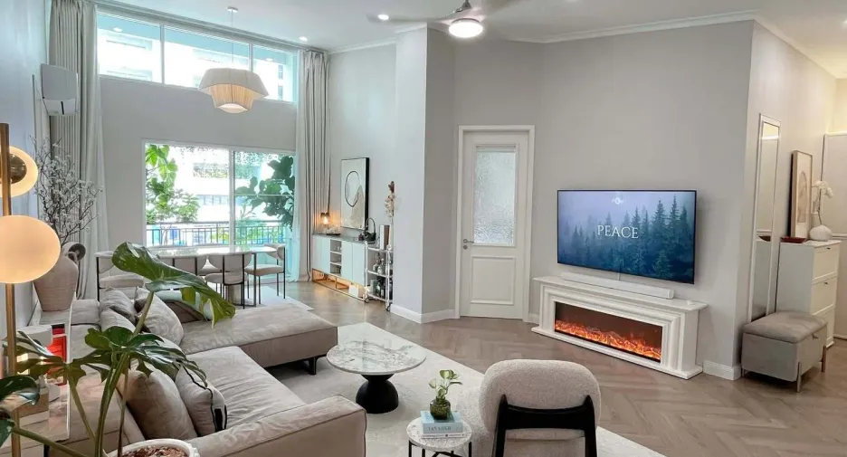 For rent 3 bedrooms condo in Watthana, Bangkok