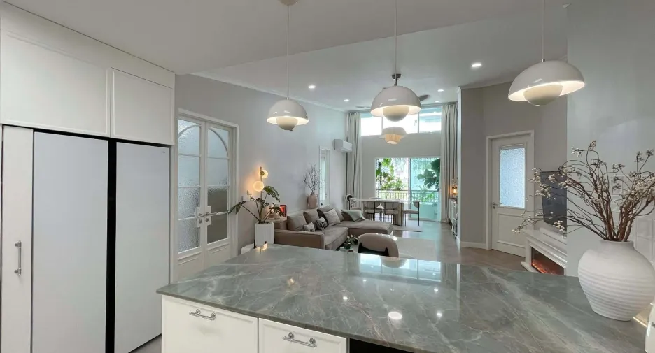 For rent 3 bedrooms condo in Watthana, Bangkok