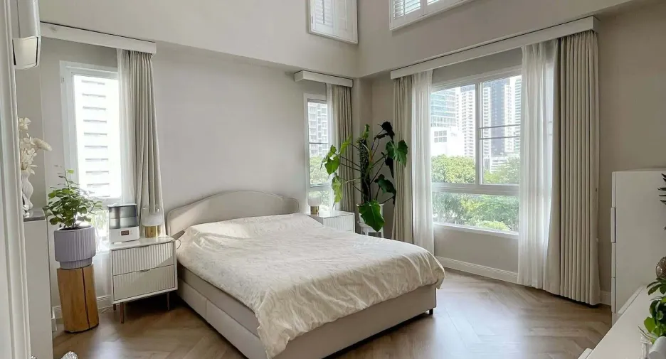 For rent 3 bedrooms condo in Watthana, Bangkok