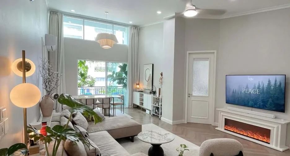 For rent 3 bedrooms condo in Watthana, Bangkok