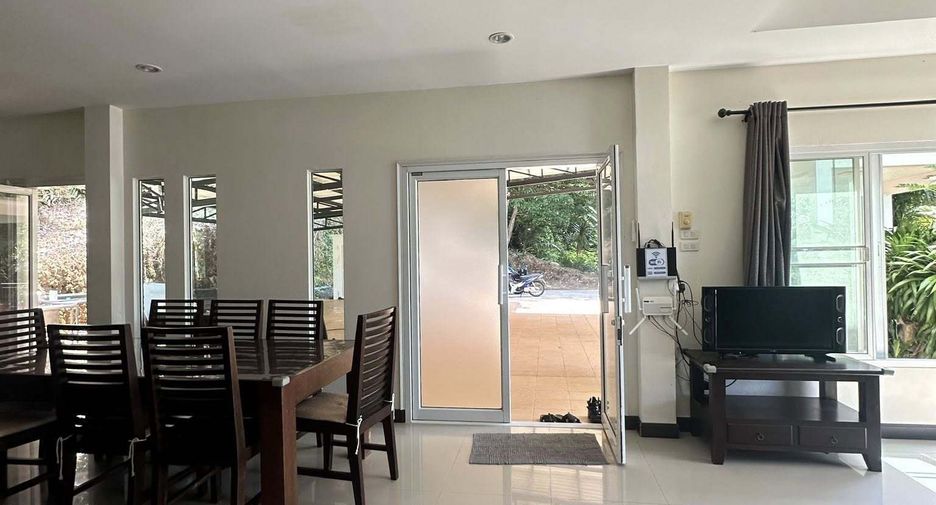 Casa en alquiler de 4 habitaciones en Kathu, Phuket