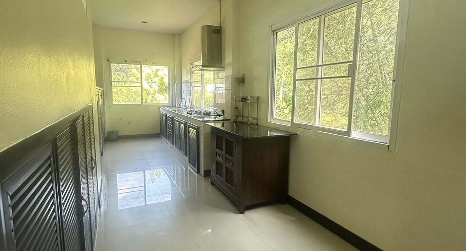 Casa en alquiler de 4 habitaciones en Kathu, Phuket