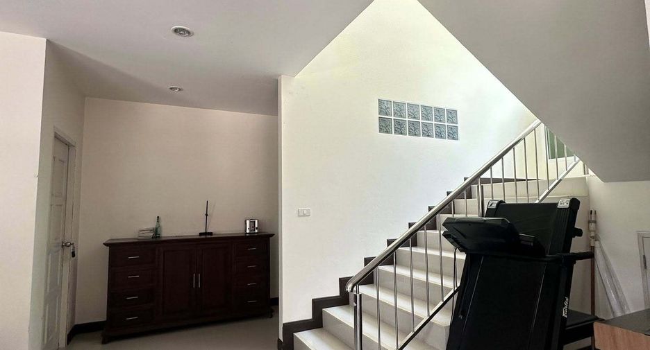 Casa en alquiler de 4 habitaciones en Kathu, Phuket