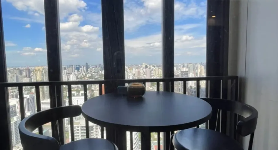 For rent 1 bed condo in Khlong Toei, Bangkok