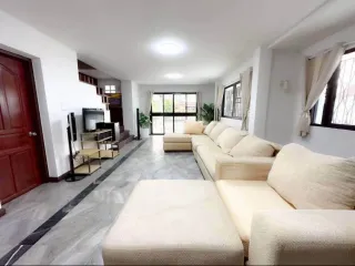 出租 5 卧室 独立屋 在 Phra Khanong, 曼谷