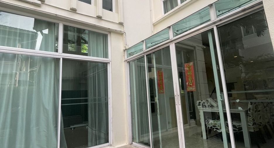 For rent 5 bedrooms house in Khan Na Yao, Bangkok