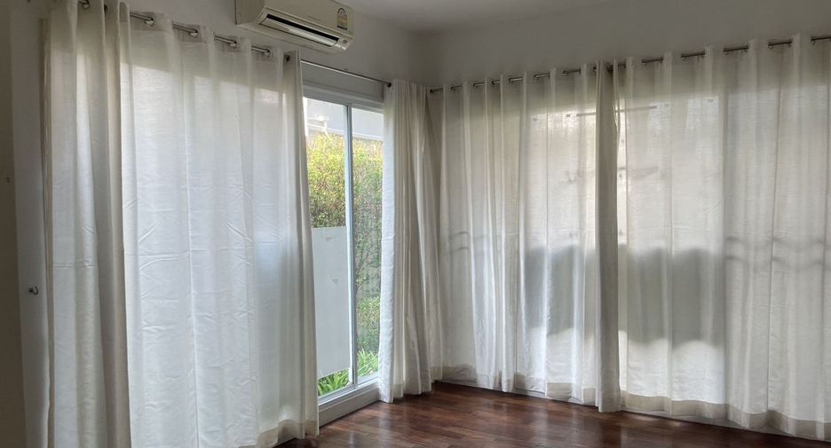 For rent 5 bedrooms house in Khan Na Yao, Bangkok
