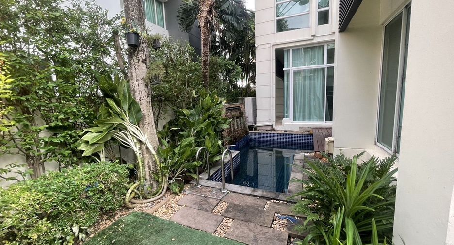 For rent 5 bedrooms house in Khan Na Yao, Bangkok