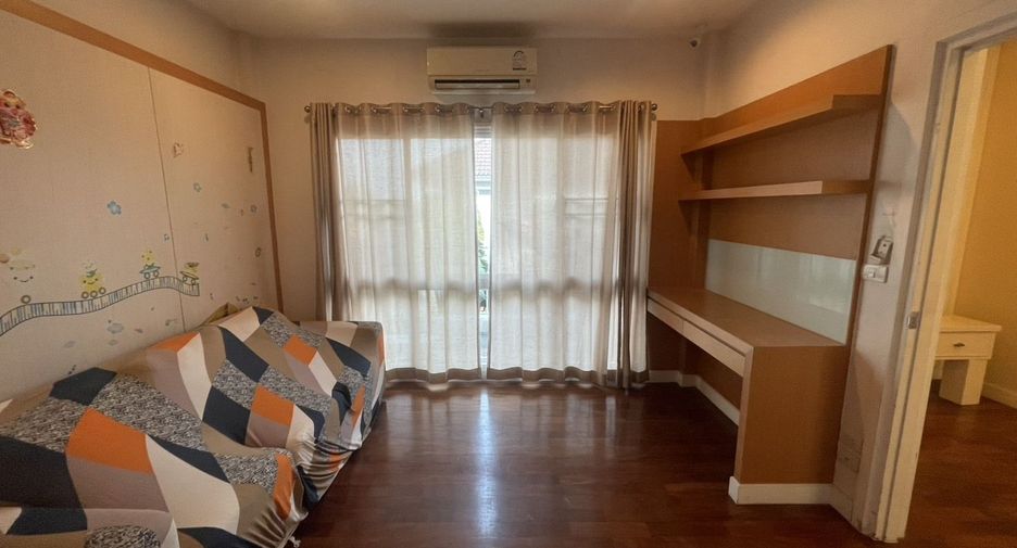 For rent 5 bedrooms house in Khan Na Yao, Bangkok