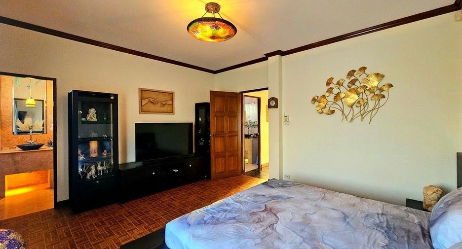For sale 3 bedrooms villa in Cha Am, Phetchaburi