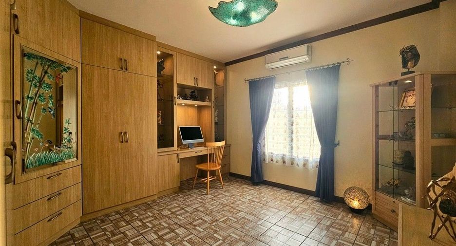 For sale 3 bedrooms villa in Cha Am, Phetchaburi
