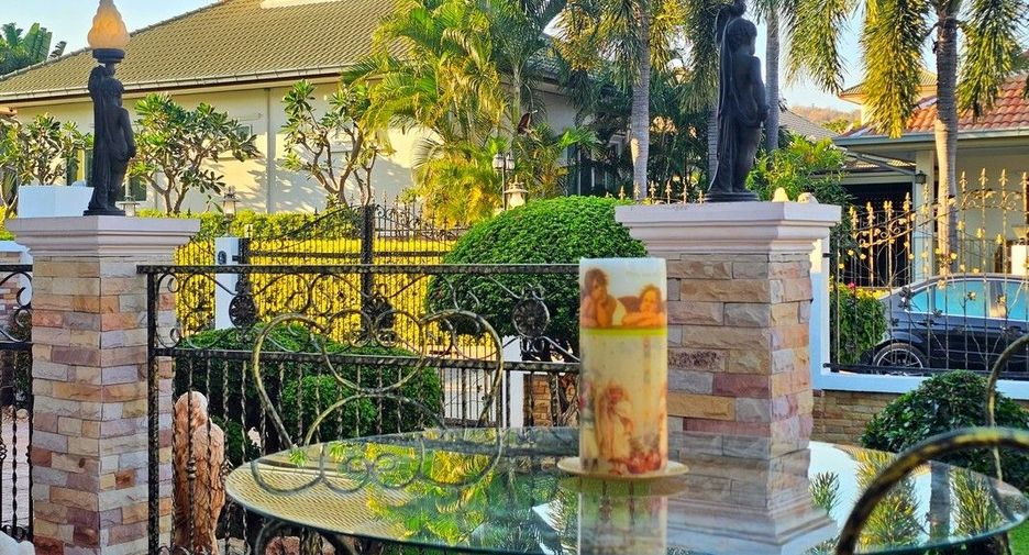 For sale 3 bedrooms villa in Cha Am, Phetchaburi