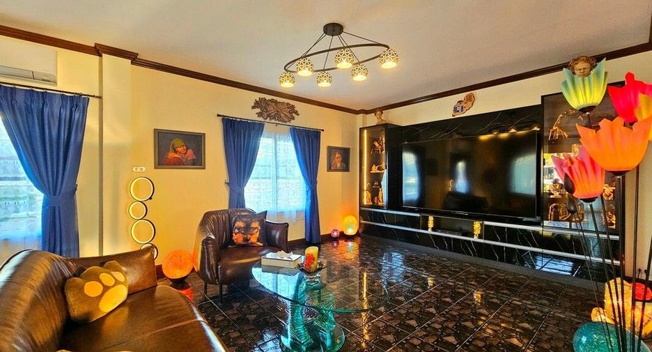 For sale 3 bedrooms villa in Cha Am, Phetchaburi
