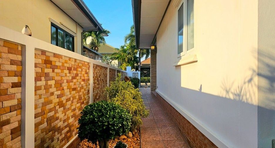 For sale 3 bedrooms villa in Cha Am, Phetchaburi
