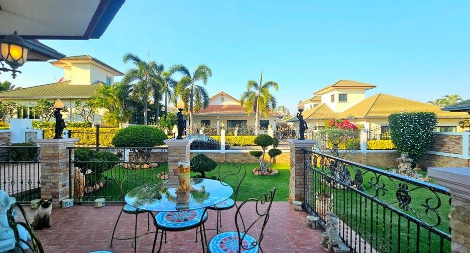 For sale 3 bedrooms villa in Cha Am, Phetchaburi