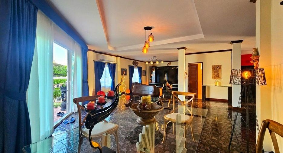 For sale 3 bedrooms villa in Cha Am, Phetchaburi