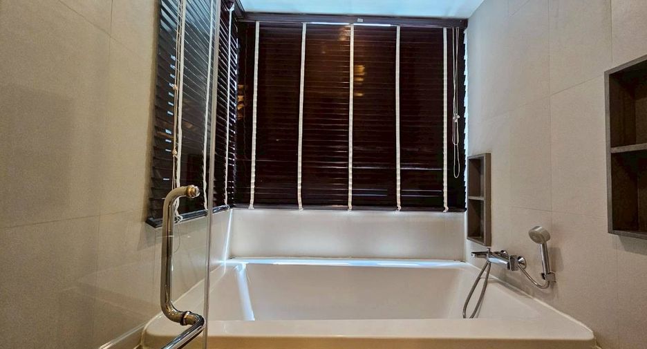 For rent 3 bedrooms condo in Watthana, Bangkok