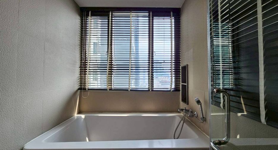 For rent 3 bedrooms condo in Watthana, Bangkok