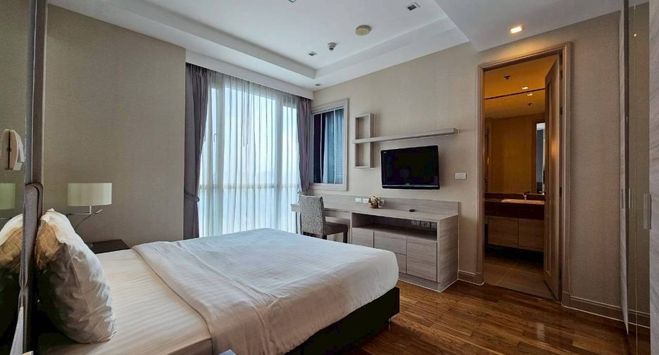 For rent 3 bedrooms condo in Watthana, Bangkok