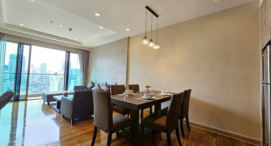 For rent 3 bedrooms condo in Watthana, Bangkok