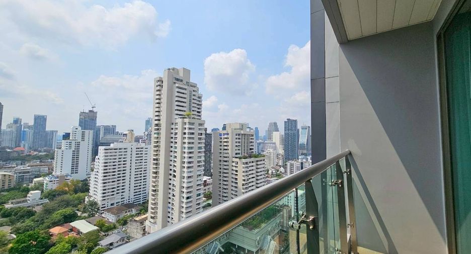 For rent 3 bedrooms condo in Watthana, Bangkok