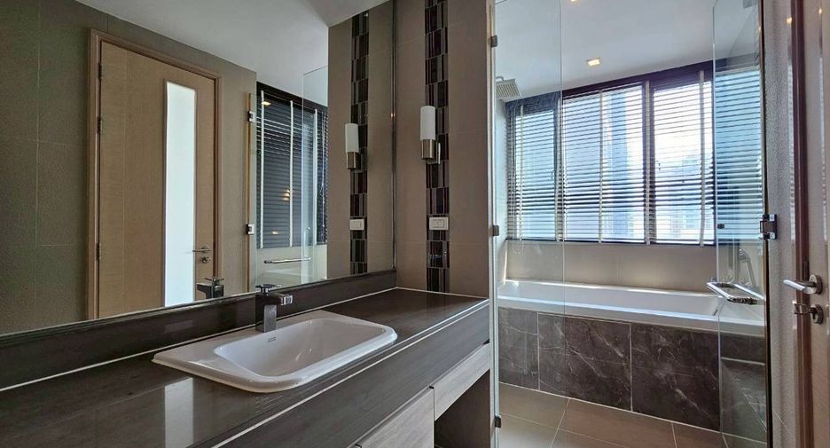 For rent 3 bedrooms condo in Watthana, Bangkok