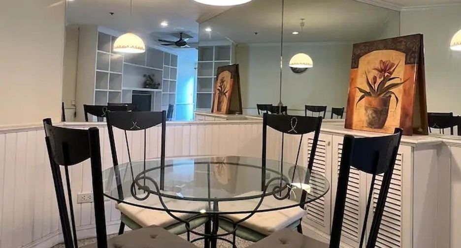 For rent 2 bedrooms condo in Watthana, Bangkok