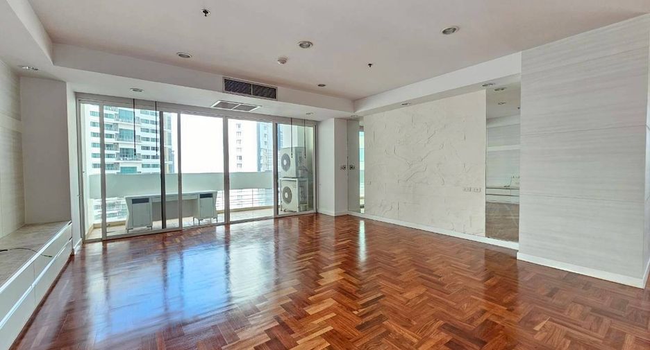 For rent 3 ベッドルーム condo in Khlong Toei, Bangkok