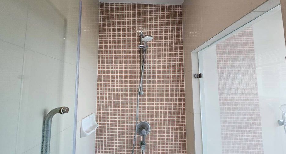 For rent 3 ベッドルーム condo in Khlong Toei, Bangkok