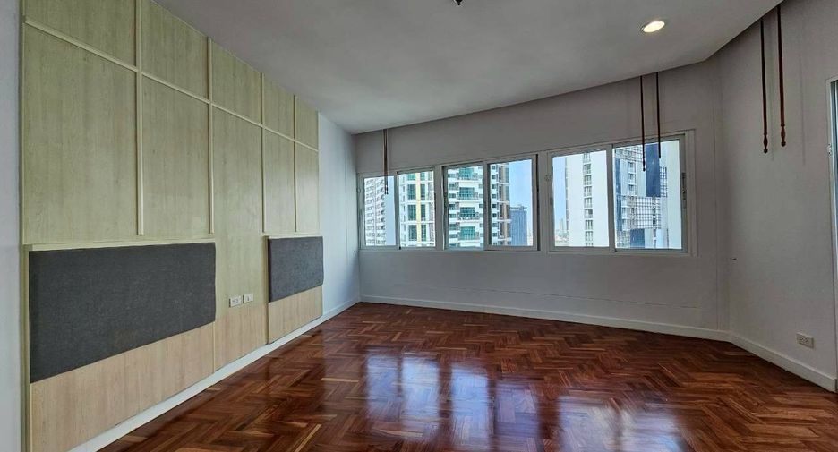 For rent 3 ベッドルーム condo in Khlong Toei, Bangkok