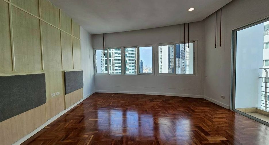 For rent 3 ベッドルーム condo in Khlong Toei, Bangkok