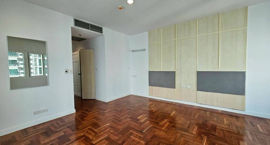 For rent 3 ベッドルーム condo in Khlong Toei, Bangkok