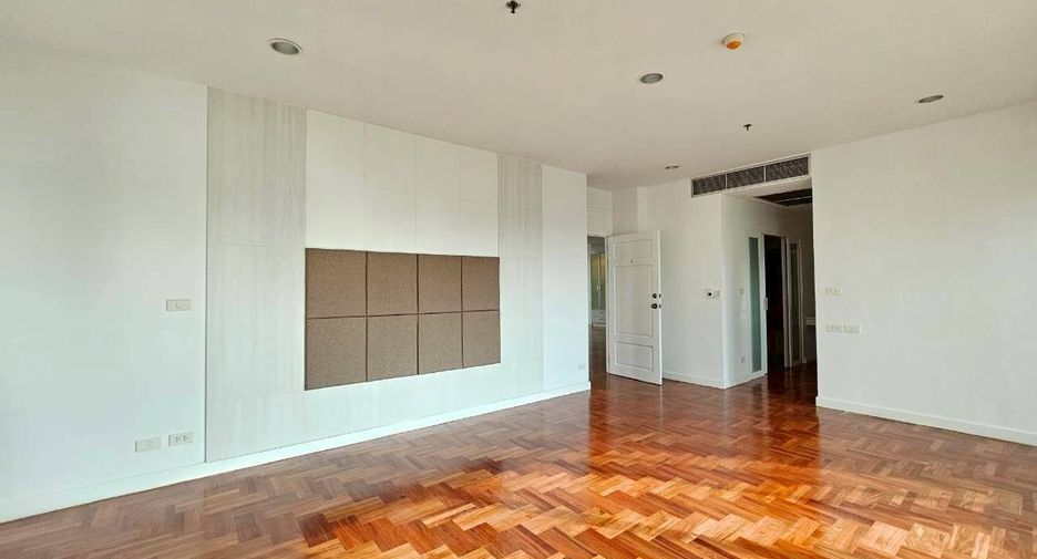 For rent 3 ベッドルーム condo in Khlong Toei, Bangkok