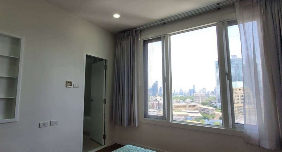 For rent 3 bedrooms condo in Khlong Toei, Bangkok