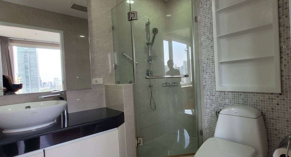 For rent 3 bedrooms condo in Khlong Toei, Bangkok