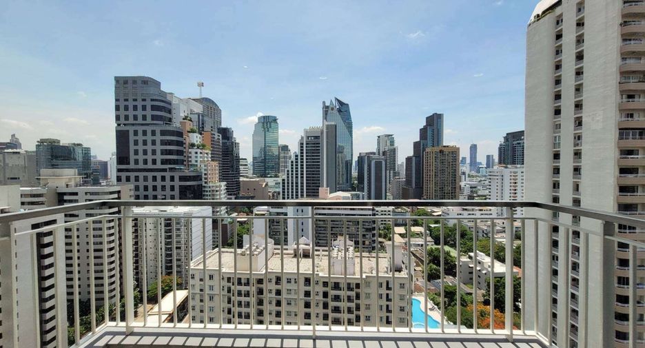 For rent 3 bedrooms condo in Khlong Toei, Bangkok